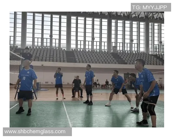 重庆排球队荣登排球个人能力排行榜首位展现强大实力与团队合作精神 重庆排球队荣登排球个人能力排行榜首位展现强大实力与团队合作精神